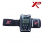 Attacher le brassard de protection pour detecteur de metal XP autour du bras