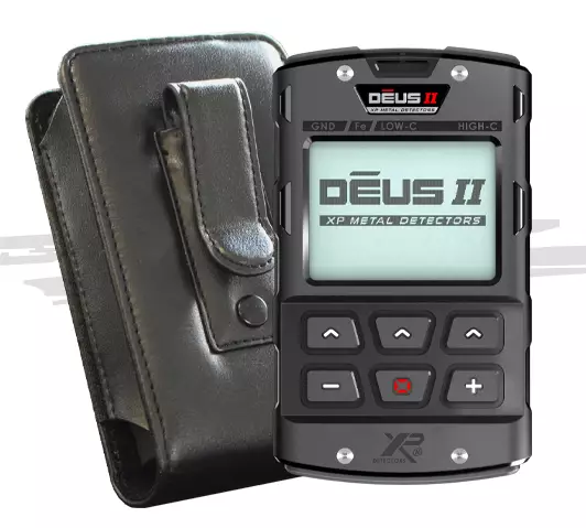 Télécommande du détecteur XP Déus 2 et son étui de rangement Télécommande XP Déus 2 et son étui de rangement